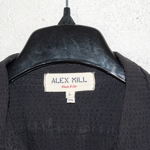 Alex Mill Men's Seersucker Camp Shirt in Washed Black Cotton size Large - Picture 4 of 6